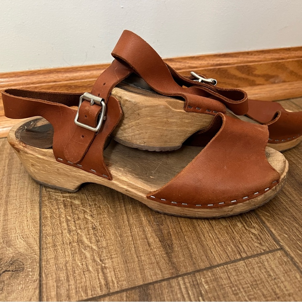 MIA Brown Leather Sandals with Buckle Wooden Clogs - Picture 2 of 7